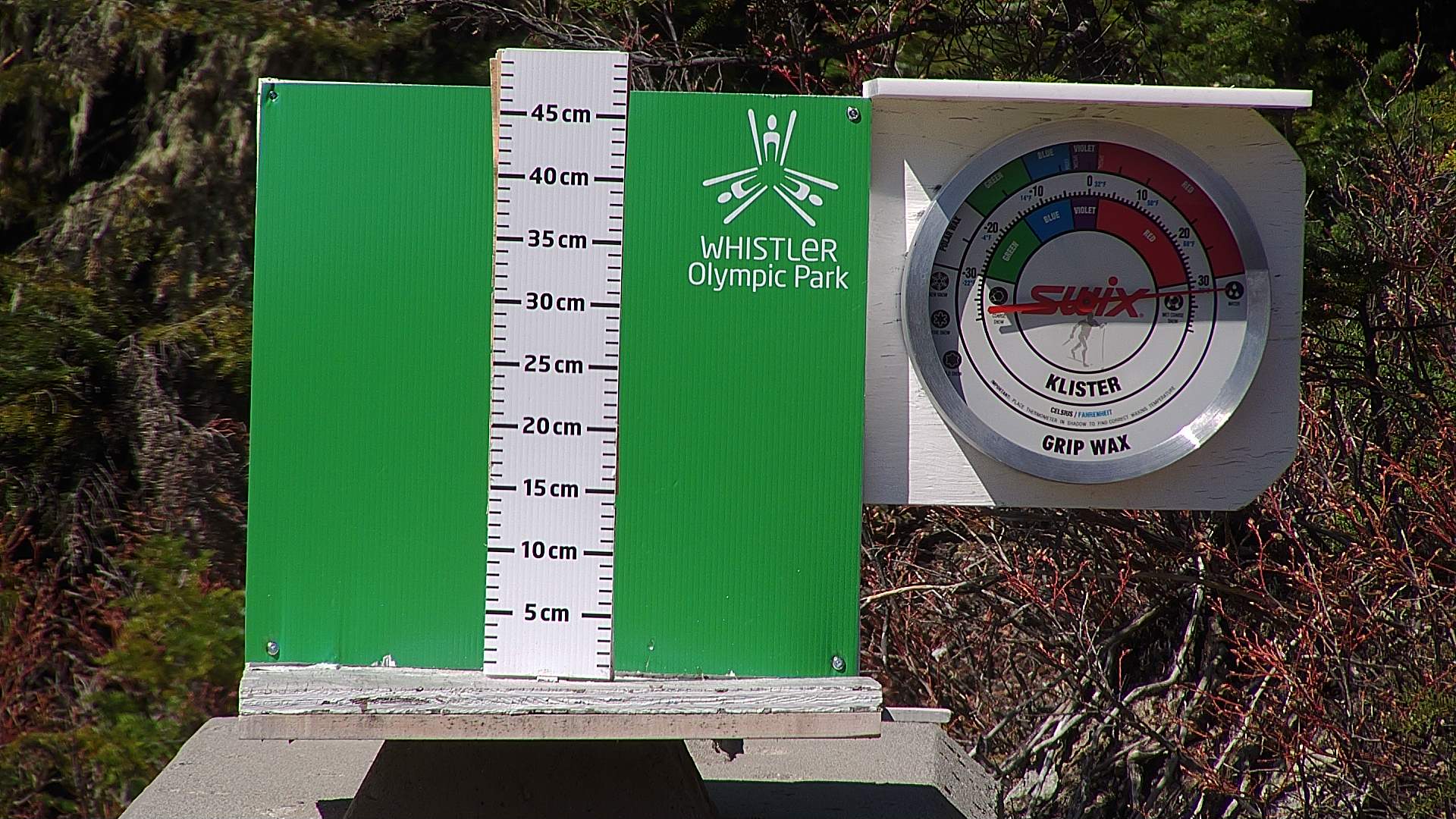 Snow stake cleared daily between 8:30–9:00am. Wax thermometer readings may be higher in direct morning sun.