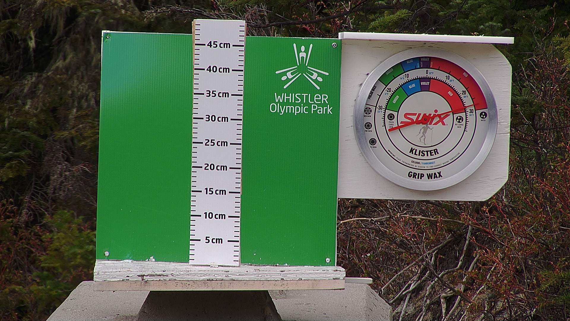 Snow stake cleared daily between 8:30–9:00am. Wax thermometer readings may be higher in direct morning sun.