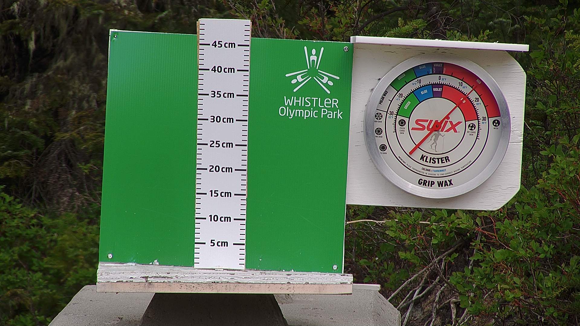 Snow stake cleared daily between 8:30–9:00am. Wax thermometer readings may be higher in direct morning sun.