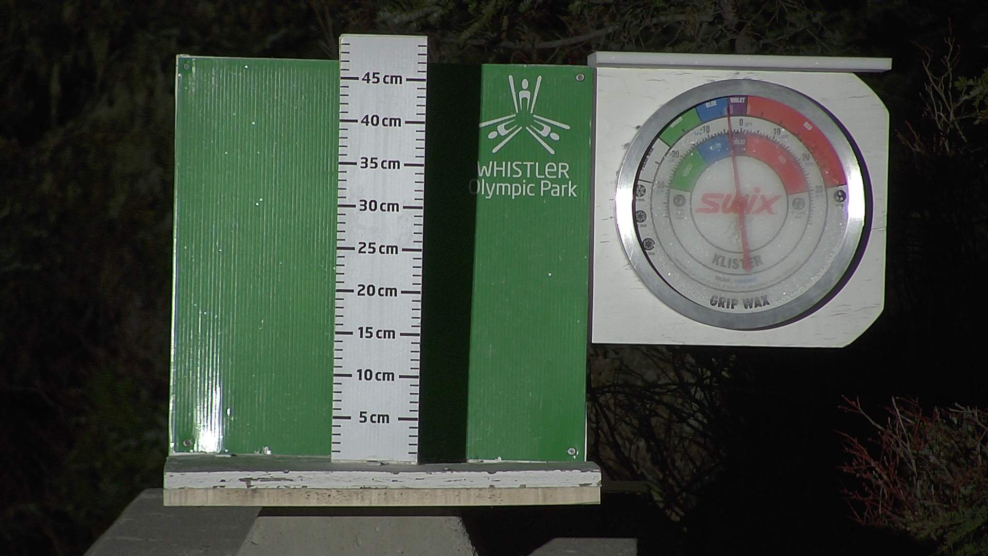Snow stake cleared daily between 8:30–9:00am. Wax thermometer readings may be higher in direct morning sun.