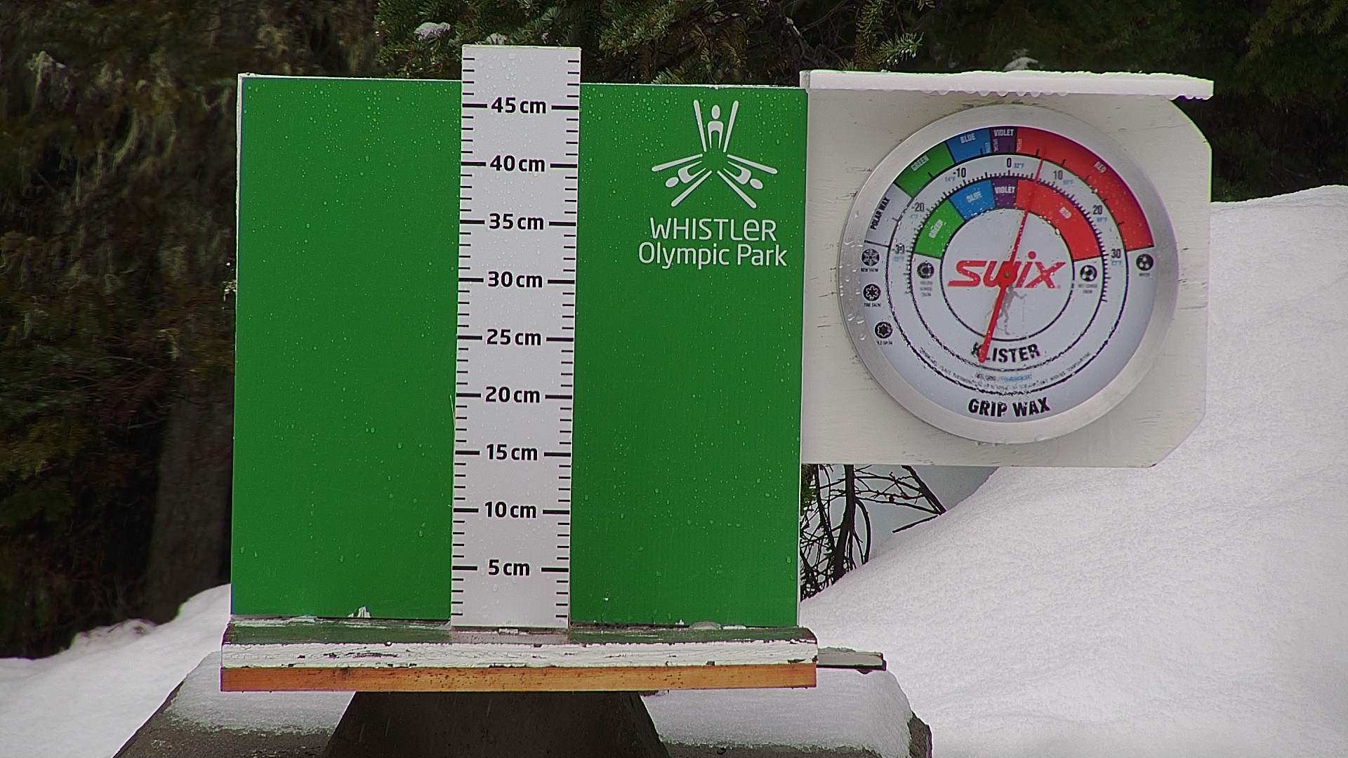 Snow stake cleared daily between 8:30–9:00am. Wax thermometer readings may be higher in direct morning sun.