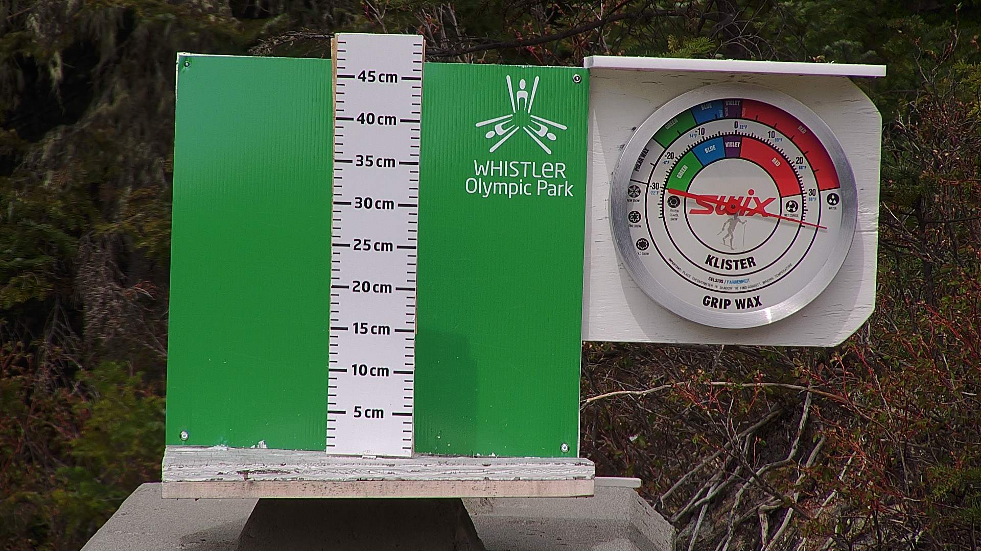 Snow stake cleared daily between 8:30–9:00am. Wax thermometer readings may be higher in direct morning sun.