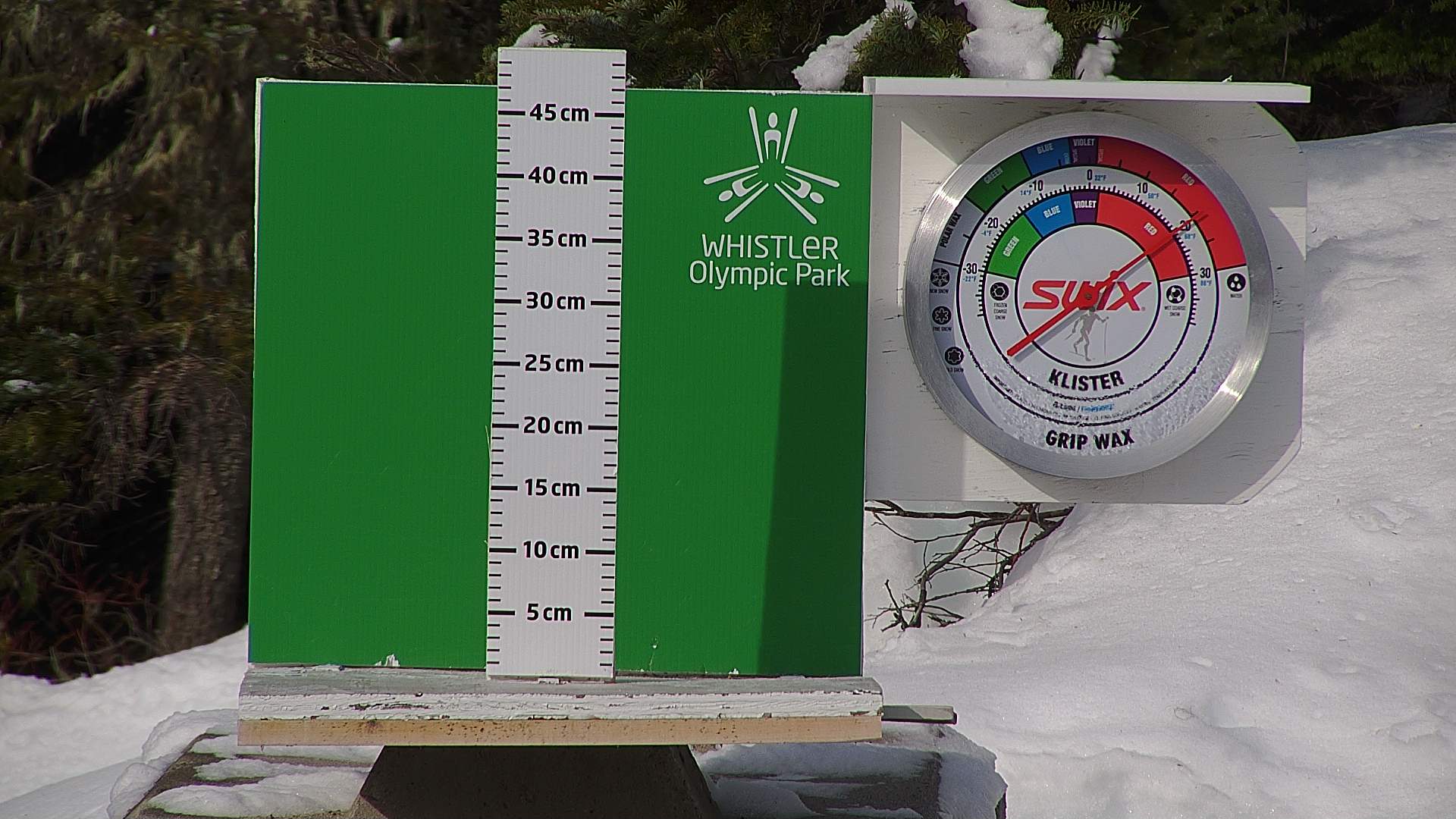 Snow stake cleared daily between 8:30–9:00am. Wax thermometer readings may be higher in direct morning sun.
