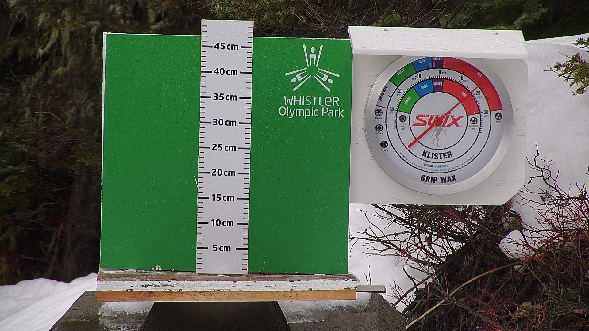 Snow stake cleared daily between 8:30–9:00am. Wax thermometer readings may be higher in direct morning sun.