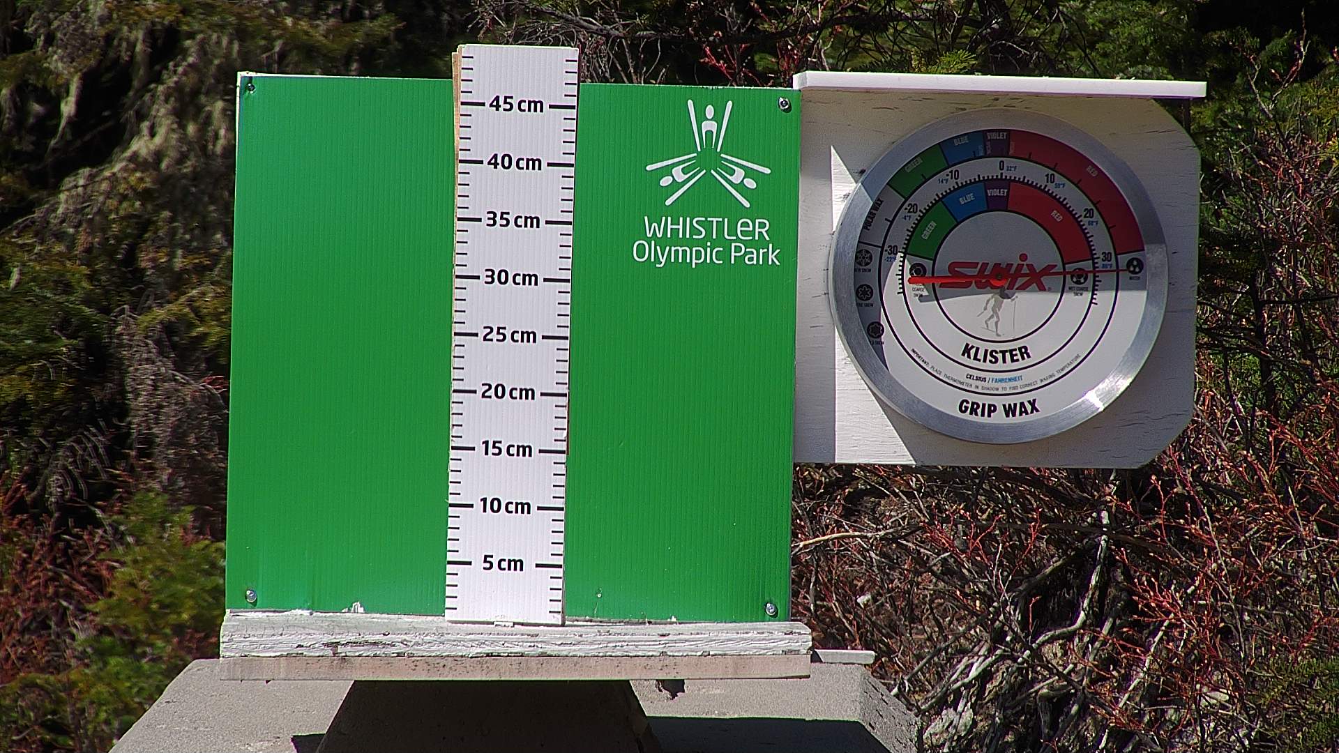 Snow stake cleared daily between 8:30–9:00am. Wax thermometer readings may be higher in direct morning sun.