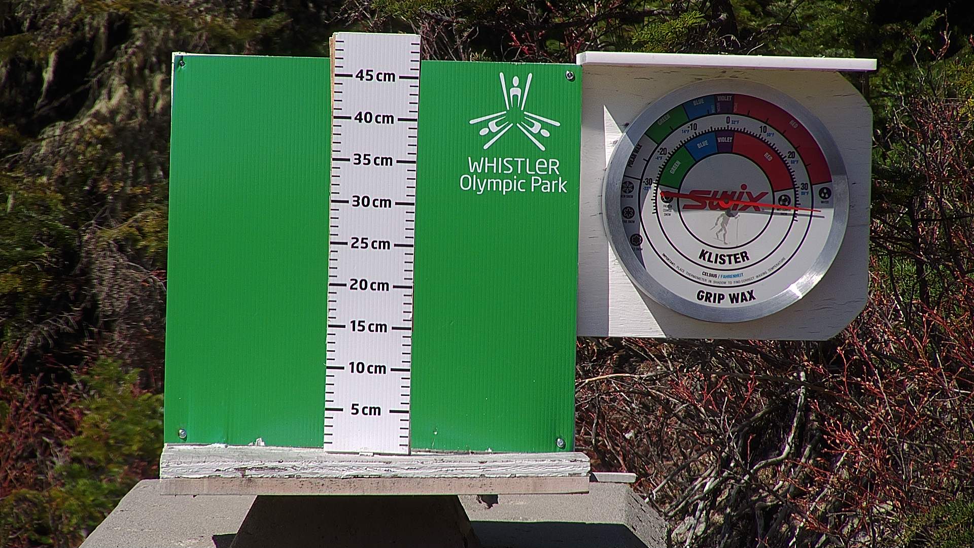 Snow stake cleared daily between 8:30–9:00am. Wax thermometer readings may be higher in direct morning sun.