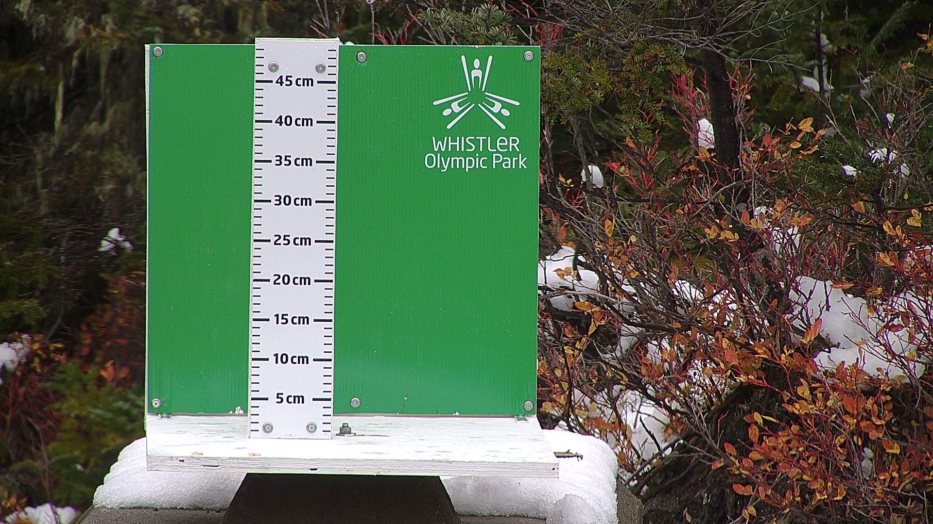 Snow stake cleared daily between 8:30–9:00am. Wax thermometer readings may be higher in direct morning sun.