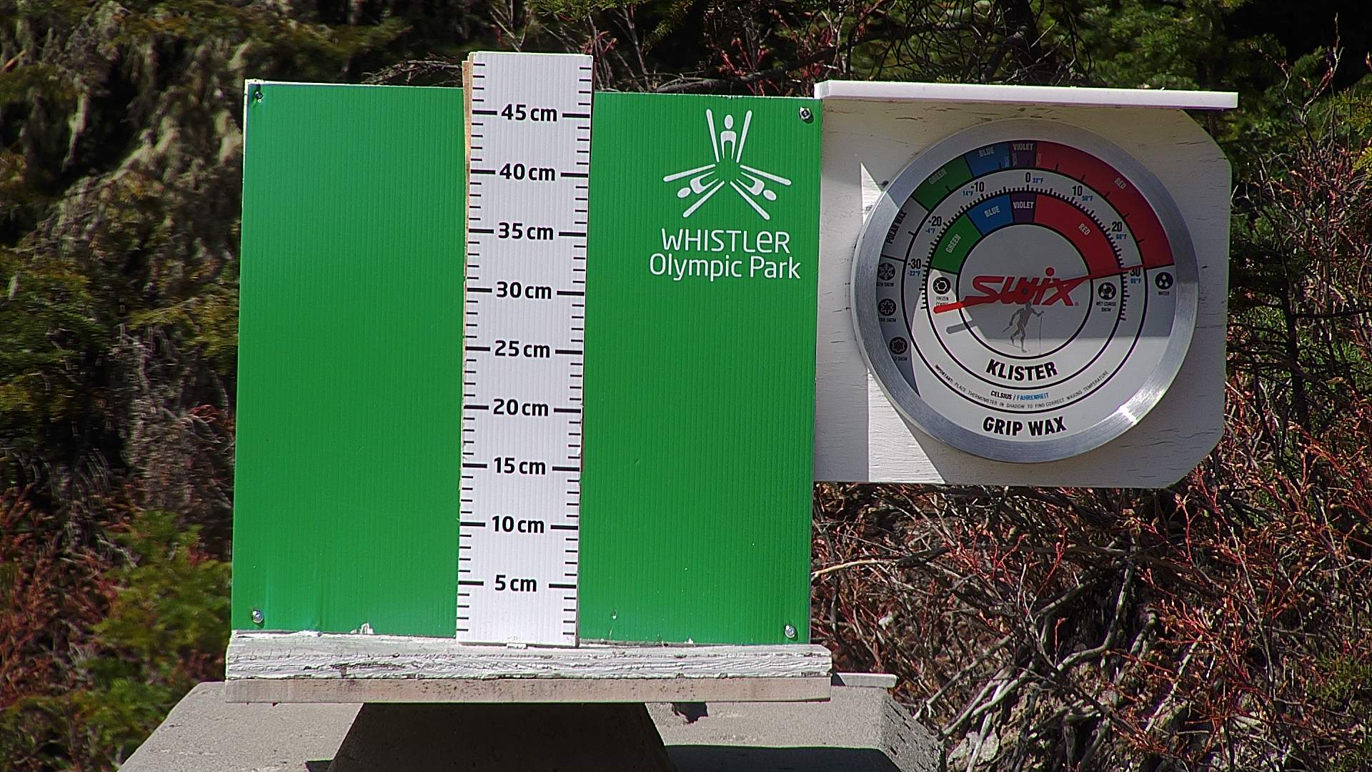 Snow stake cleared daily between 8:30–9:00am. Wax thermometer readings may be higher in direct morning sun.