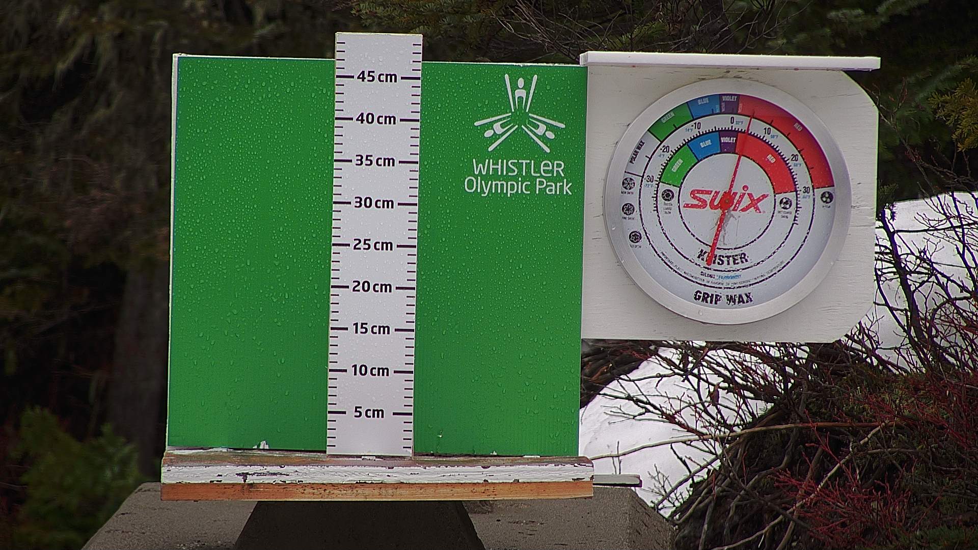 Snow stake cleared daily between 8:30–9:00am. Wax thermometer readings may be higher in direct morning sun.