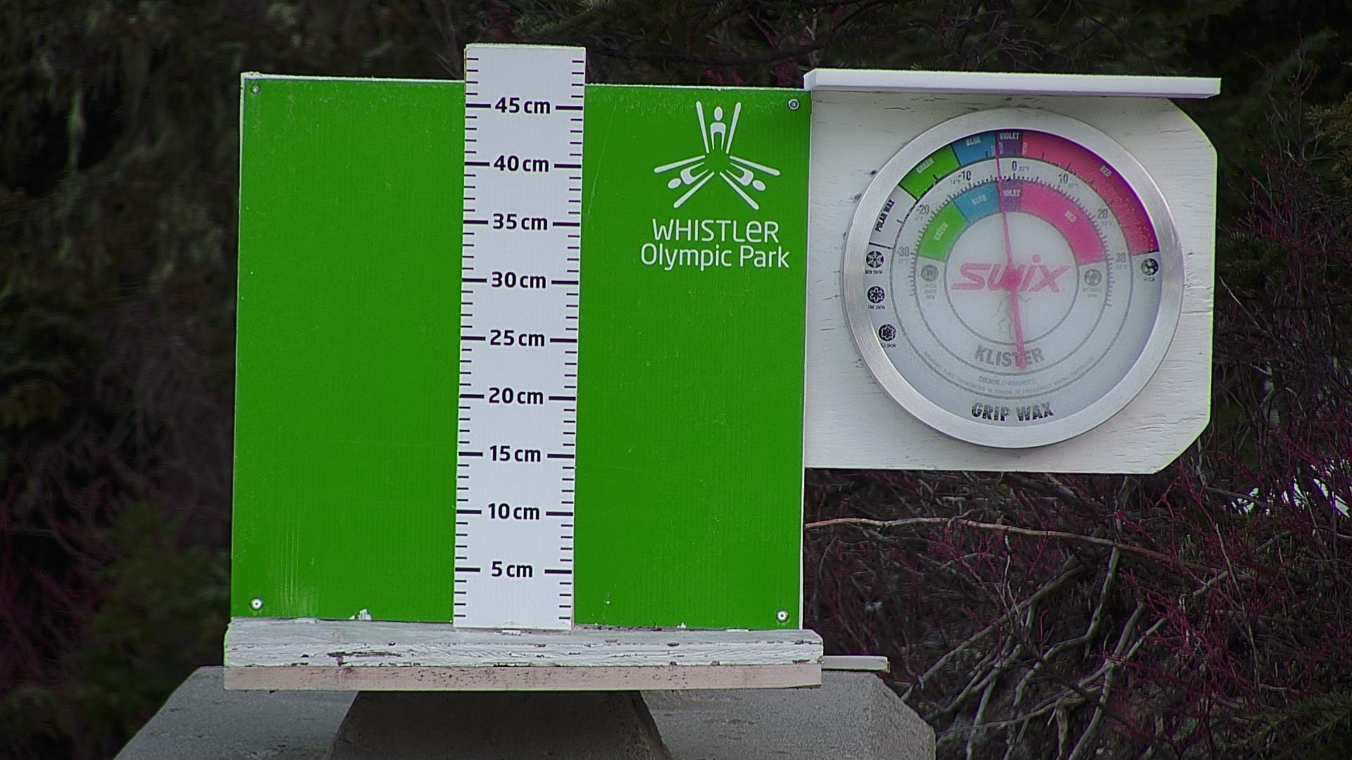 Snow stake cleared daily between 8:30–9:00am. Wax thermometer readings may be higher in direct morning sun.