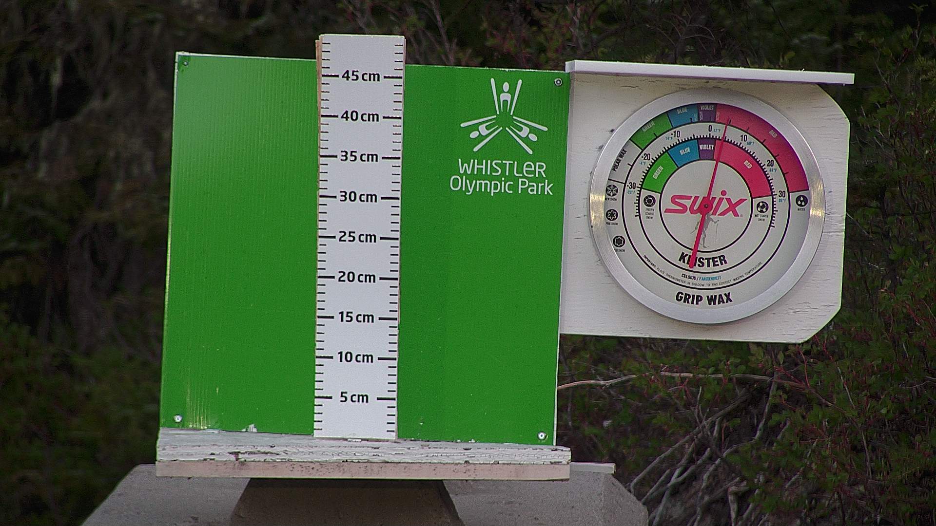 Snow stake cleared daily between 8:30–9:00am. Wax thermometer readings may be higher in direct morning sun.