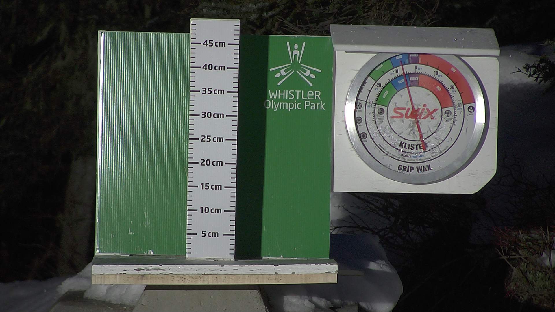 Snow stake cleared daily between 8:30–9:00am. Wax thermometer readings may be higher in direct morning sun.