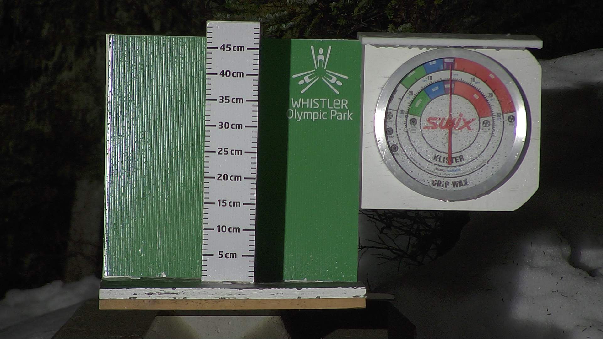 Snow stake cleared daily between 8:30–9:00am. Wax thermometer readings may be higher in direct morning sun.