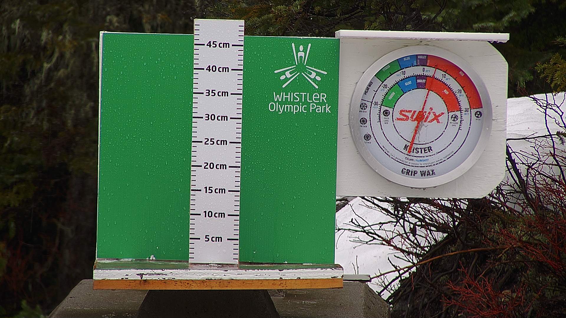 Snow stake cleared daily between 8:30–9:00am. Wax thermometer readings may be higher in direct morning sun.