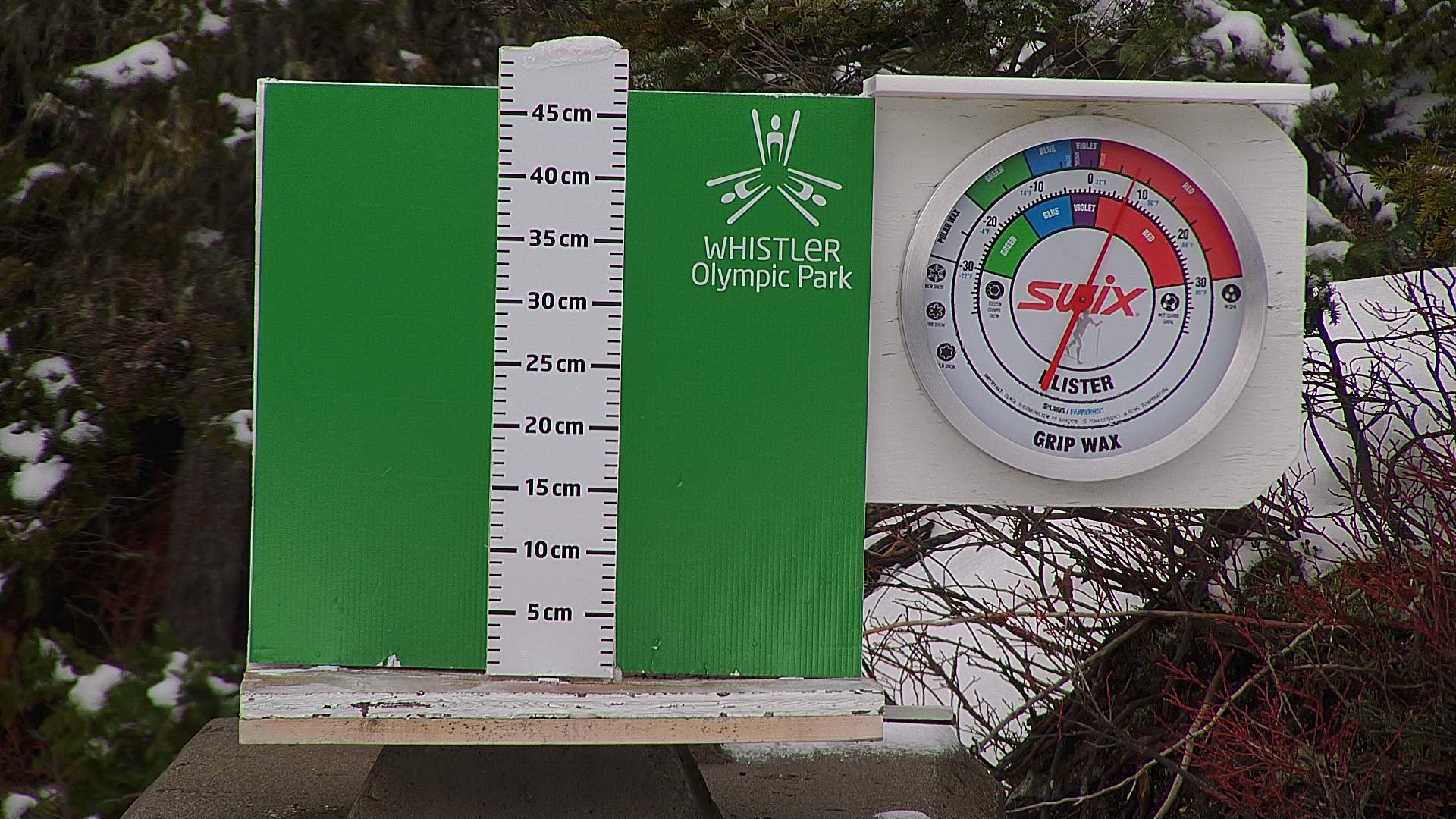 Snow stake cleared daily between 8:30–9:00am. Wax thermometer readings may be higher in direct morning sun.