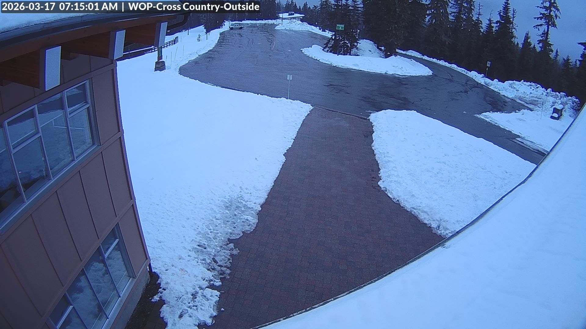 View looking South from Cross Country towards the Daylodge
