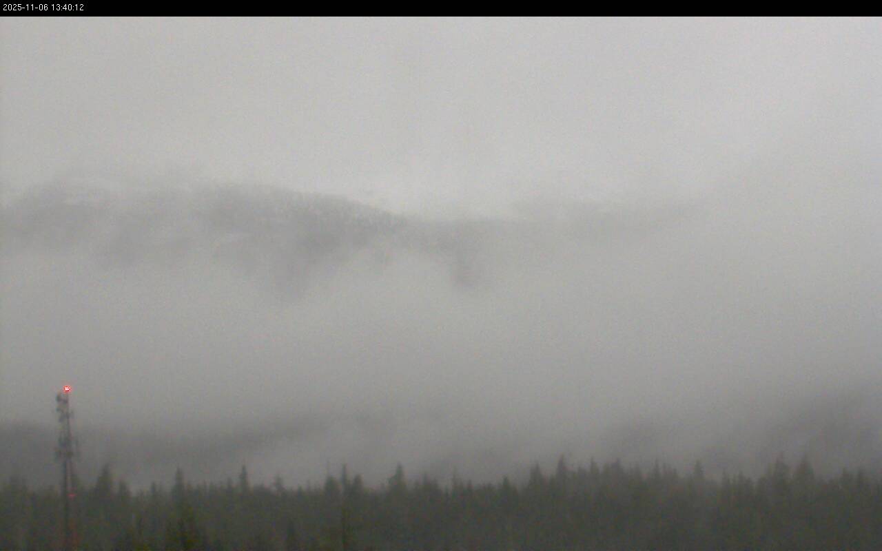 View looking towards Brandywine & Metal Dome Mountains to the west